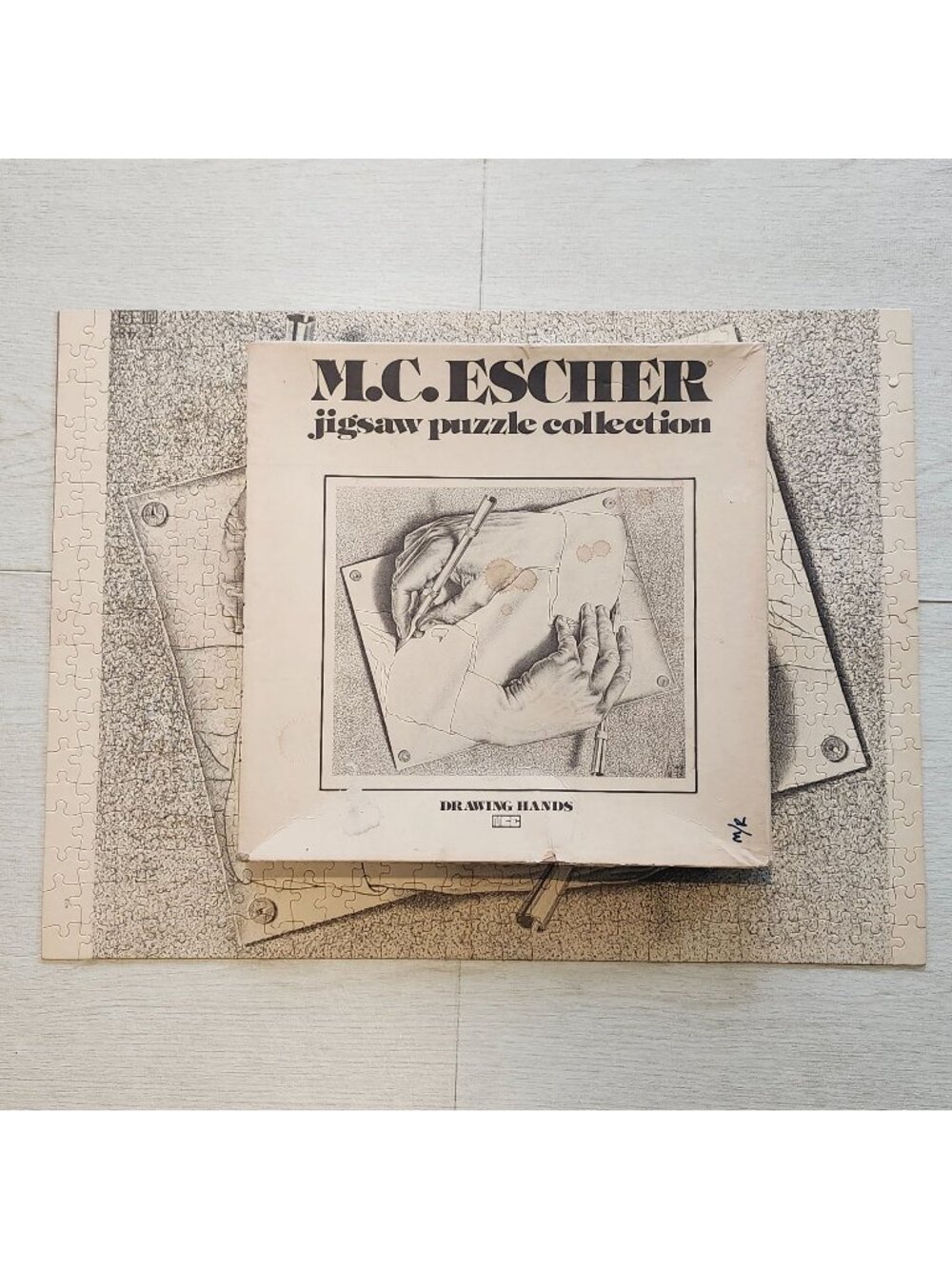 MC Escher Drawing Hands 551 Piece Art Jigsaw Puzzle 1977 Gallins Gallery